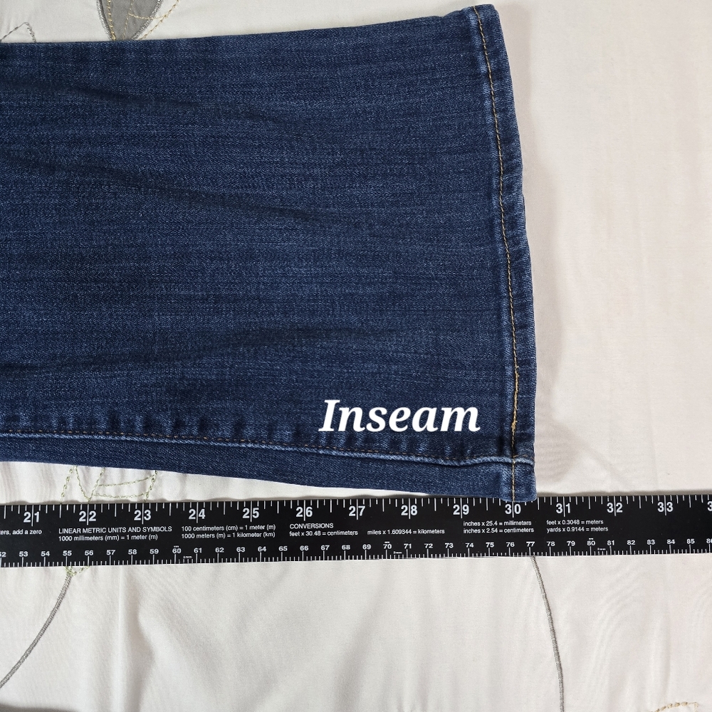 Levi Strauss & Co. Jeans, 726 High-Rise Flare, Dark Denim, Women's, Size W26 L32 - Picture 11 of 13